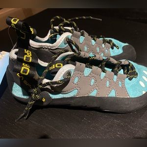 NWT La Sportiva climbing shoes.